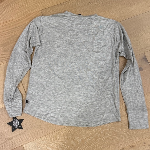 NWT Pixie Lane Gray Long Sleeve Kids Shirt with Rainbow Design size 9-10 - Picture 6 of 6